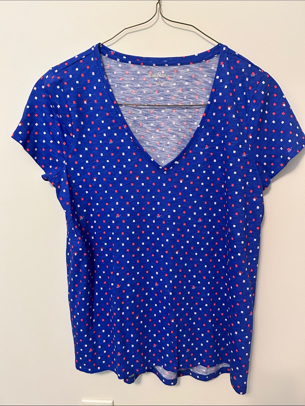 Lilly Pulitzer Royal Blue V‑Neck Short Sleeve Top with Pink & White Dots